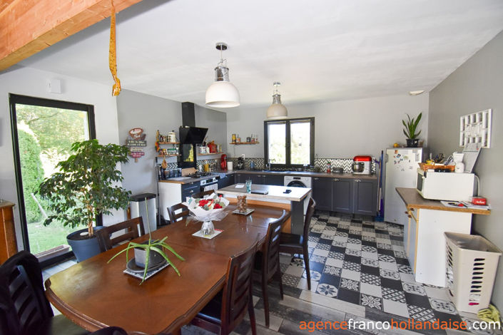 Image No.7-5 Bed House for sale