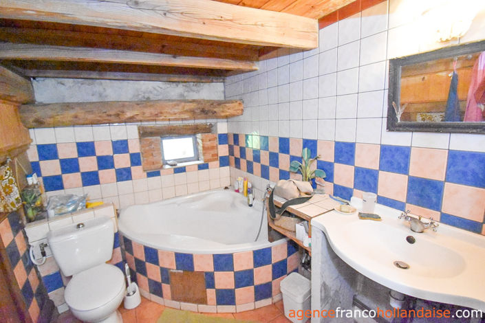 Image No.10-3 Bed House for sale