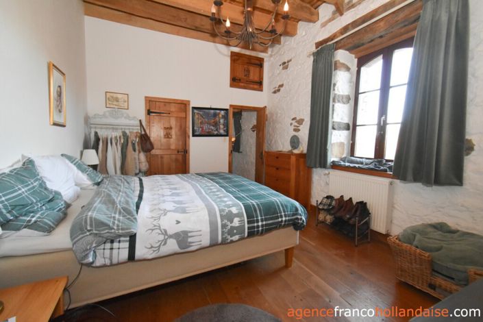 Image No.10-6 Bed House for sale