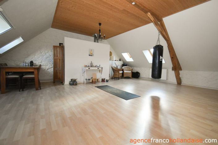 Image No.19-6 Bed House for sale