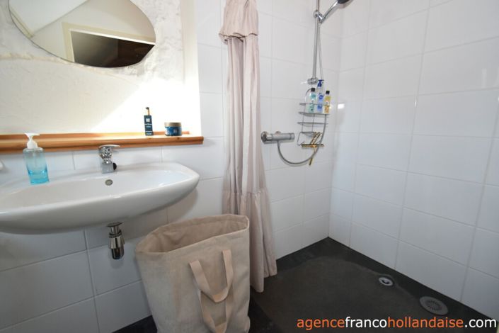 Image No.21-6 Bed House for sale