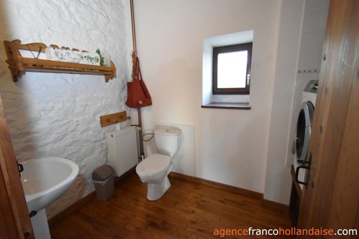 Image No.26-6 Bed House for sale