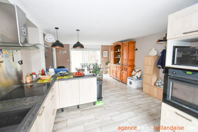 huis-met-schuur-en-2300-m-6large