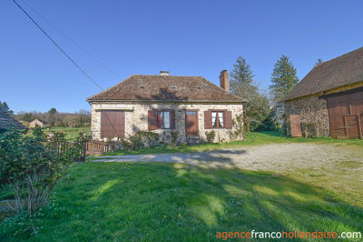 authentiek-met-schuren-en-2-halarge