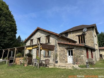 gtes-complex-met-zwembad-en-fraai-woonhuis--1