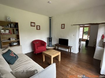 gtes-complex-met-zwembad-en-fraai-woonhuis--1