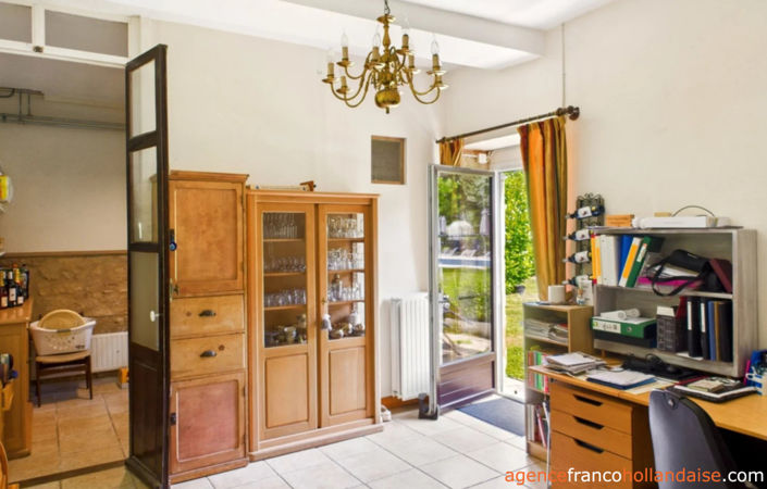 Image No.10-9 Bed House for sale