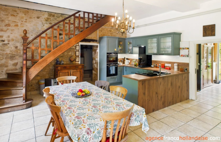 Image No.7-9 Bed House for sale