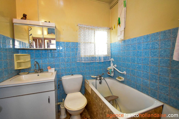 Image No.8-3 Bed House for sale