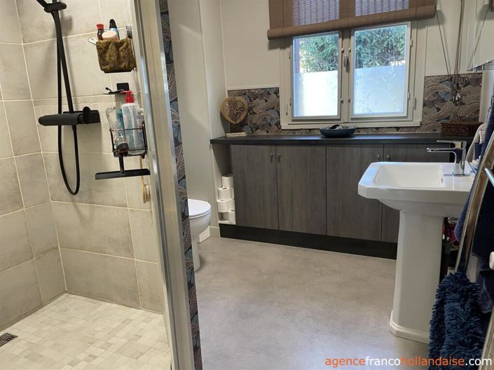 Image No.28-5 Bed House for sale