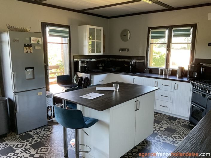 Image No.4-5 Bed House for sale