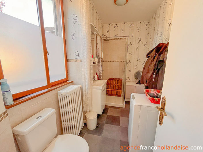 Image No.10-3 Bed House for sale