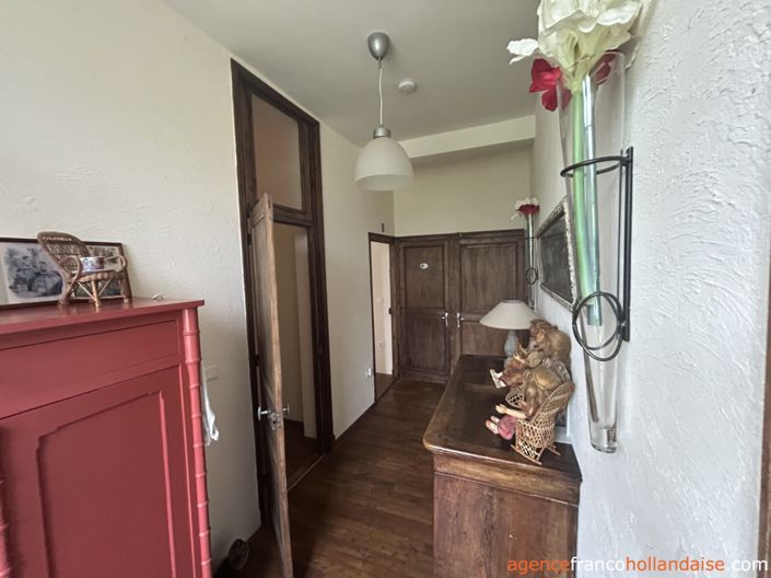 Image No.11-6 Bed House for sale