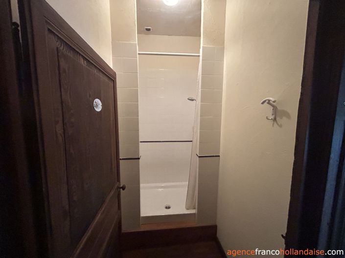 Image No.18-6 Bed House for sale