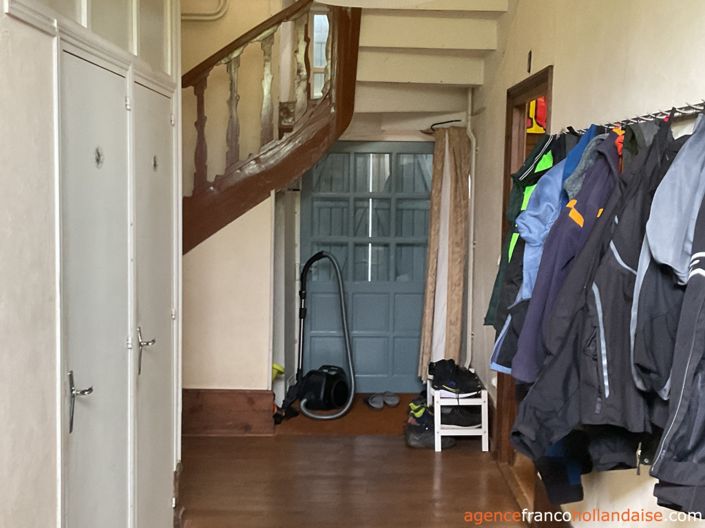 Image No.21-6 Bed House for sale