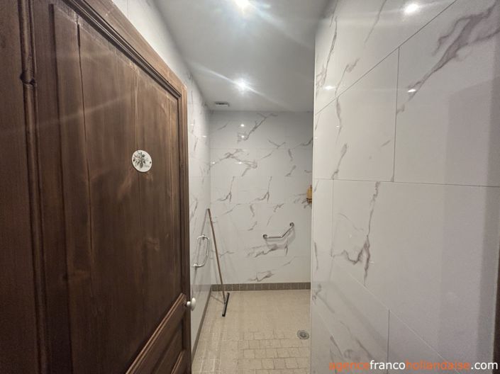 Image No.30-6 Bed House for sale