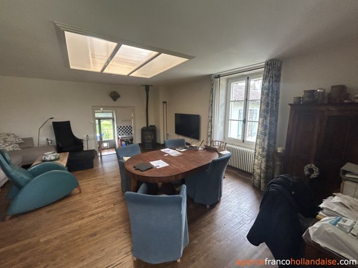 Image No.6-6 Bed House for sale