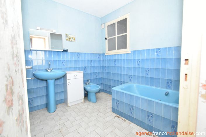 Image No.8-3 Bed House for sale