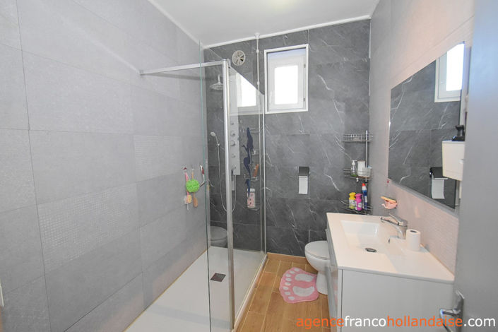 Image No.20-4 Bed House for sale