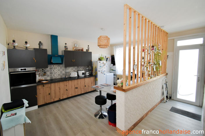 Image No.3-4 Bed House for sale