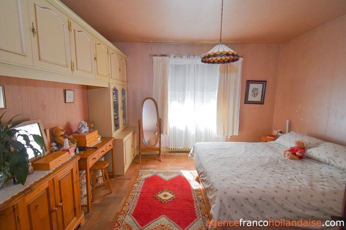 Image No.10-2 Bed House for sale