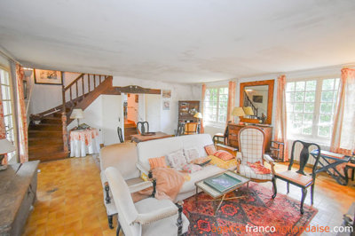 groot-huis-met-fraai-potentieel-30large