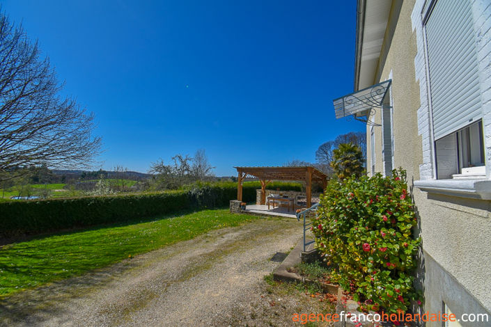 Image No.24-4 Bed House for sale