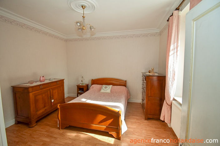 Image No.8-4 Bed House for sale