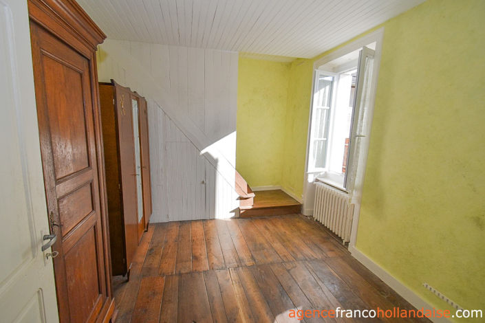 Image No.10-2 Bed House for sale