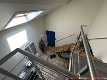 gelijkvloerse-villa-met-gte-zwembad-en-4-ha-9