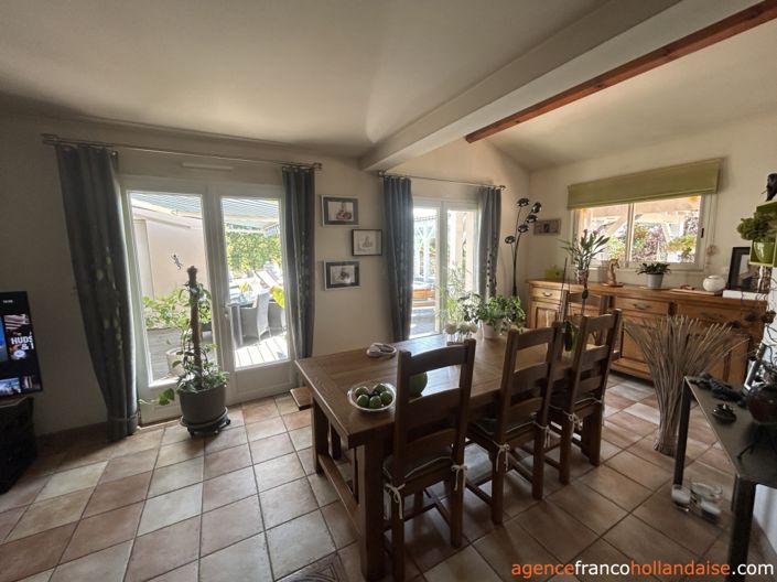 Image No.3-5 Bed House for sale
