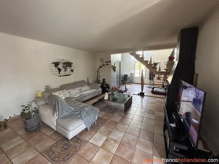 Image No.4-5 Bed House for sale
