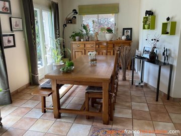 gelijkvloerse-villa-met-gte-zwembad-en-42-ha-