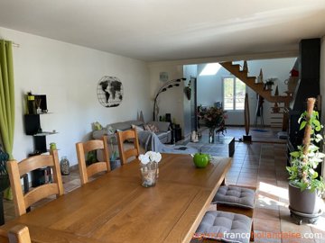 gelijkvloerse-villa-met-gte-zwembad-en-42-ha-