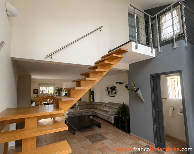 Image No.9-4 Bed House for sale