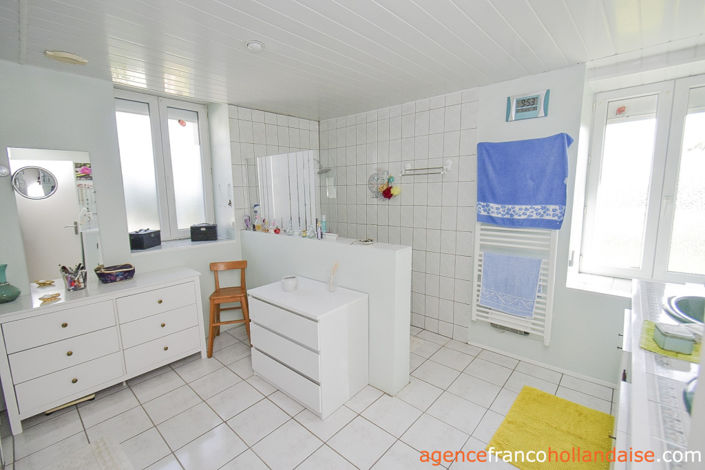 Image No.18-4 Bed House for sale