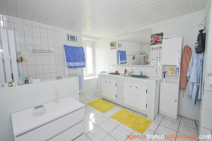 Image No.22-4 Bed House for sale