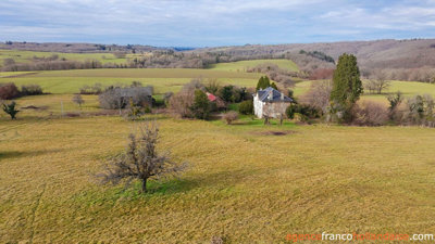 fraai-ensemble-met-bron-en-bijna-4-hectare-63