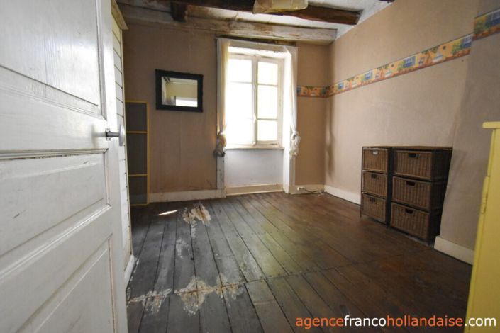 Image No.12-4 Bed House for sale