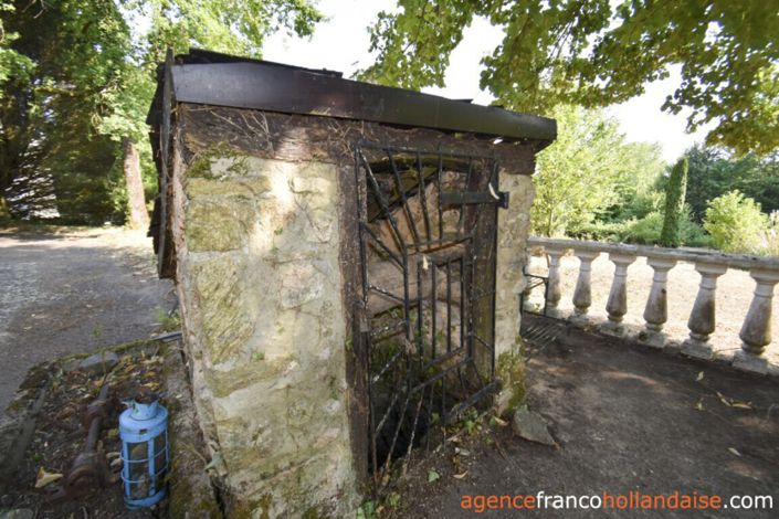 Image No.18-4 Bed House for sale