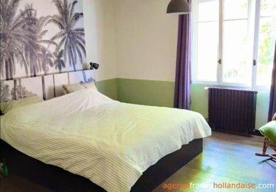karaktervolle-woning-met-zwembad-en-grote-sch
