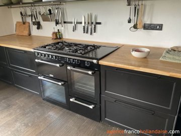 karaktervolle-woning-met-zwembad-en-grote-sch
