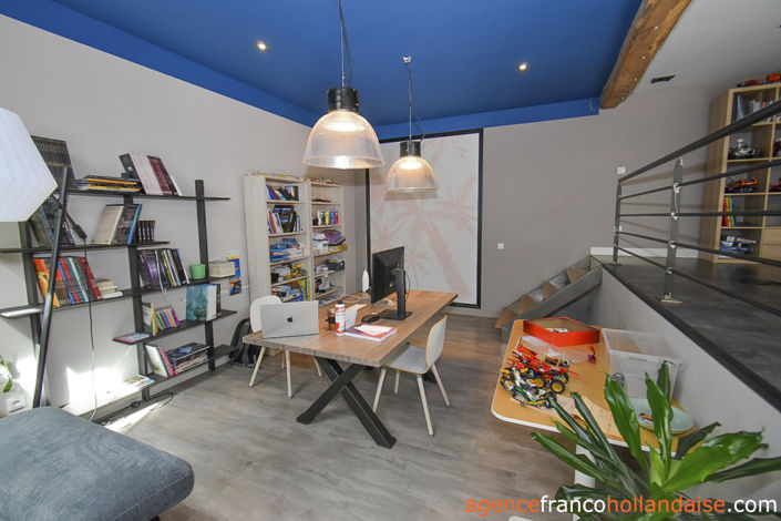Image No.10-3 Bed House for sale