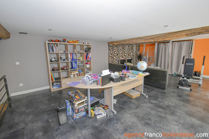 Image No.11-3 Bed House for sale