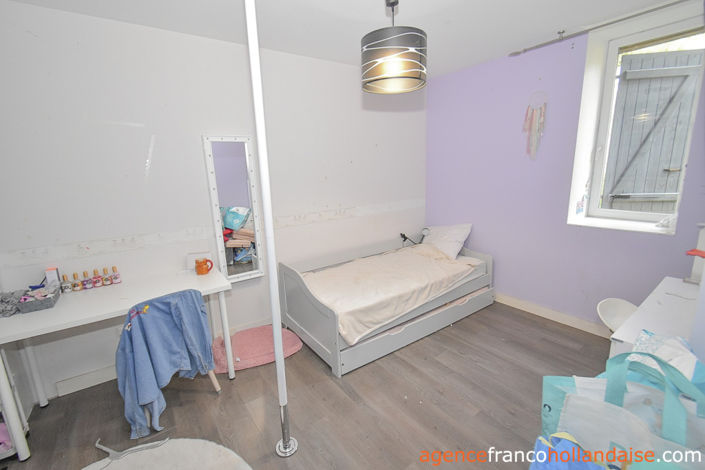 Image No.17-3 Bed House for sale