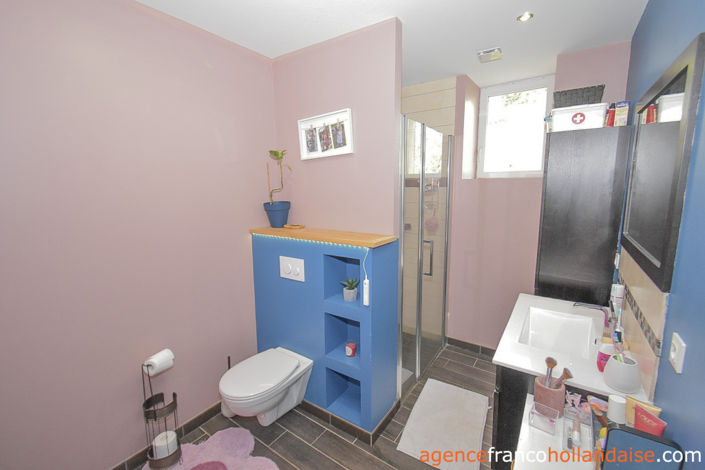 Image No.18-3 Bed House for sale