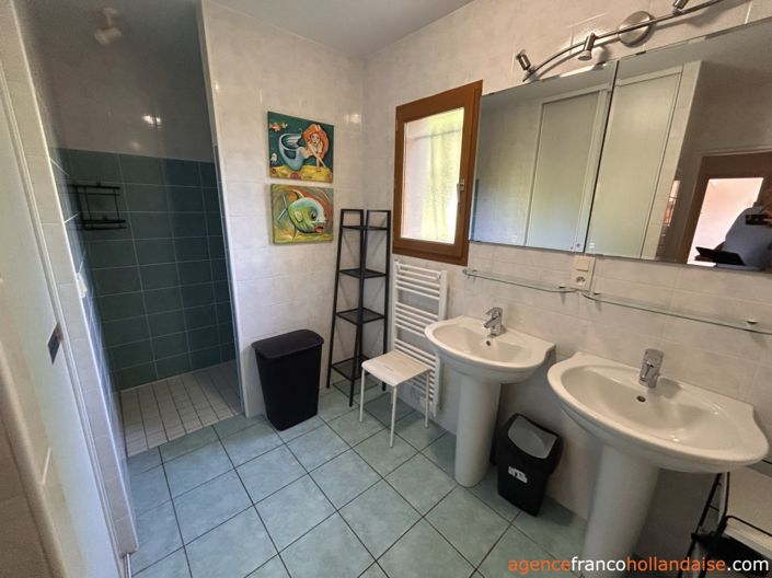Image No.12-5 Bed House for sale