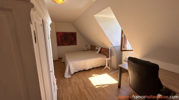Image No.17-5 Bed House for sale