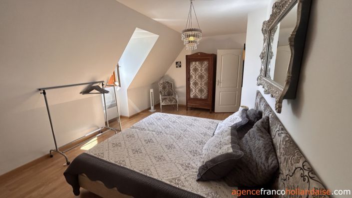 Image No.19-5 Bed House for sale
