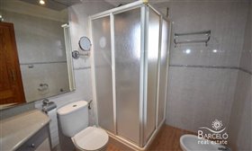 Image No.12-5 Bed Property for sale